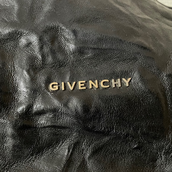 COPY - Givenchy Medium Antigona - Picture 2 of 4